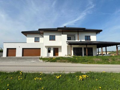 ÖSTERREICH (nahe Passau) - Exklusives Traumhaus im Grünen