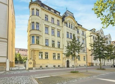 Großzügiges Gründerzeit-Juwel im Premium-Altbau mit Balkon, Aufzug & Stellplatz in sehr guter Lage
