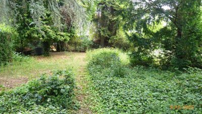 + Leben in beliebter Lage Darmstadt-Arheilgen mit großem Gartenparadies - Freistehend mit Garagen +