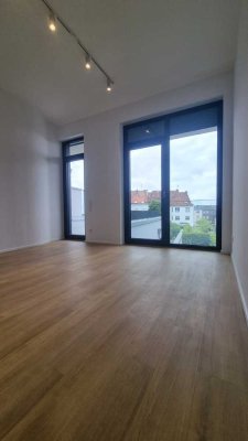 Exklusive 2-Zimmer-Wohnung mit großzügiger Terrasse, Design-Bad & Einbauküche – 67 m² in Toplage