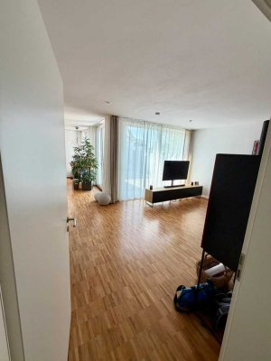 Moderne lichtdurchflutete Wohnung 118 qm2