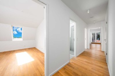 Wunderschöne Dachgeschosswohnung mit Blick ins Grüne, 4 Zimmer
