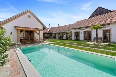Renovierter, historischer Vierkanthof in Heldenberg im westlichen Weinviertel!