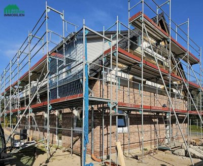 25885 Ohrstedt. Doppelhaus. Neubau. KFW 40. 10 Zimmer, 4 Bäder, 2 x Photovoltaik, 2 Luftwärmepumpen