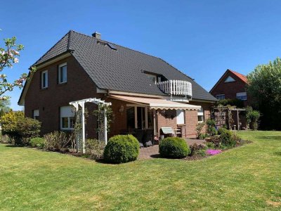 Familienfreundliches Zweifamilienhaus in Hohnstorf – Sackgassenlage und Elbnähe