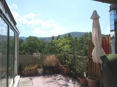 Angenehmes Wohnen mit Dachterrasse, 
Wintergarten und Aufzug