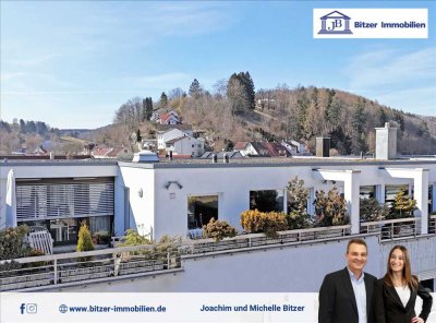 Modernisiertes Penthouse mit Dachterrasse, Loggia & Balkon