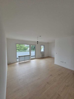 Frisch sanierte 2-Zi-Wohnung mit Südbalkon, Stellplatz und EBK in Remscheid