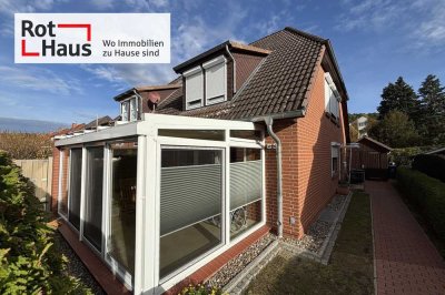 Mit Wintergarten und zierlichem Grundstück