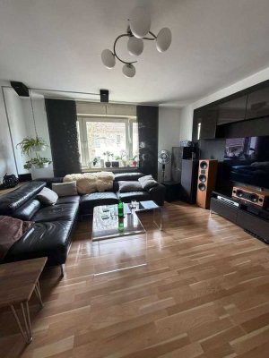 3 Zimmerwohnung mit Balkon, Garten und Garage