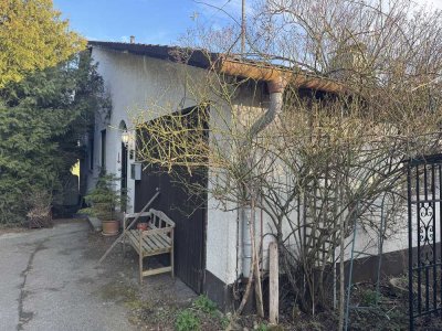 EFH auf alt eingewachsenem Grundstück! Aufstockung o. großzügige Bebaubarkeit f. DHH/RH/MFH möglich