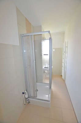 renovierte 2-Raum-Wohnung mit Aufzug, Dusche, Balkon! Bezug ab 01.06.2025 möglich!