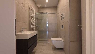 ++TOP komplett neu renovierte 3 ZKB++gewerbliche Kurzzeitmiete erlaubt++Parkett++neue Fenster