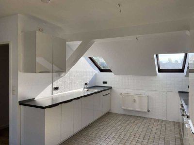 ** Provisionsfrei**Attraktive Dachgeschosswohnung mit Sonnenterrasse – Eigennutzung oder Investment