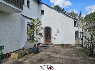 ### Charmantes Reihenhaus mit eigenem Vorplatz, Garage und Stellplatz ###