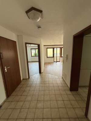 Frisch renovierte 3-Zimmer-Wohnung mit Einbauküche