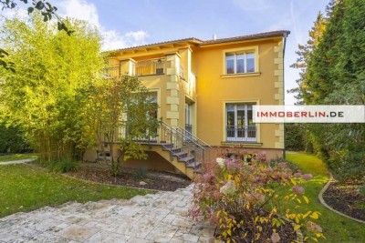 IMMOBERLIN.DE -  Überzeugendes Einfamilienhaus auf herrlichem Grundstück
