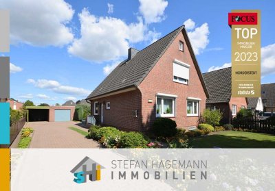 Einfamilienhaus mit Garage und Carport in Norderstedt
START INS GLÜCK **courtagefrei für Käufer**