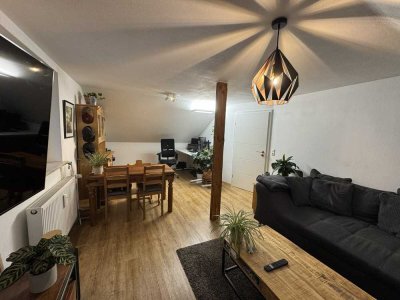 Helle 3-Zimmer Wohnung, saniert mit Keller und Garage