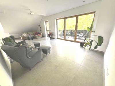 BRACKEL - MODERNE DG-WOHNUNG - GROSSER BALKON - 3 Zi - OFFENE KÜCHE - BAD - G-WC - LUFTWÄRMEPUMPE