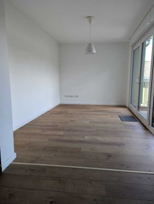 Freundliche 3,5-Zimmer-Wohnung mit gehobener Innenausstattung mit Balkon und EBK in Langerwehe