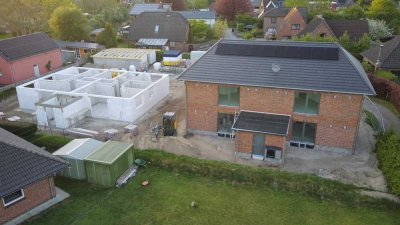 Erstbezug mit Balkon und EBK: Exklusive 3-Zimmer-Wohnung mit gehobener Innenausstattung in Oeversee