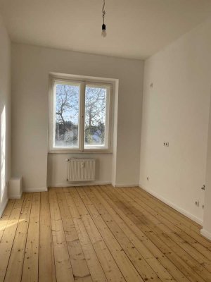 Modernisiertes Apartment ohne Einbauküche mit Balkon