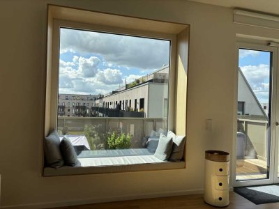 wunderschöne 3- Zi/Whg/Balkon/ Parkett/ EBK/ TG optional