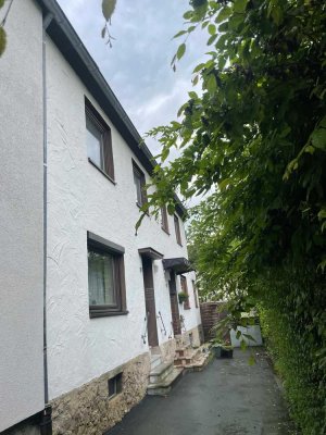 Attraktives Reihenhaus mit vier Zimmern und EBK in Aachen