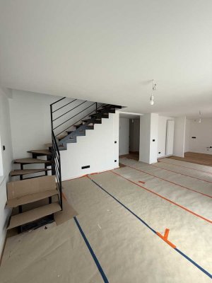 Luxuriöse 4 Zimmer Maisonettewohnung mit Gartennutzung – Erstbezug nach Kernsanierung
