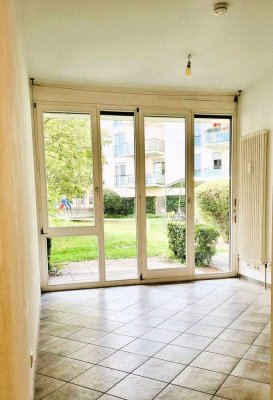 Sonnige 1-Zimmer-Wohnung mit Süd-Terrasse und Einbauküche in Freiburg
