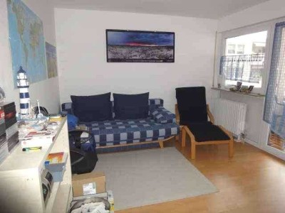 Ruhige kleine 2 Zimmerwohnung mit Balkönchen, Garage optiona. ohne Maklergeb., frei ab 01.08.2025