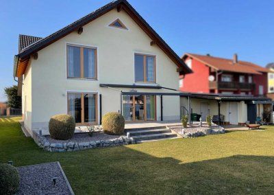 Einzigartiges Einfamilienhaus mit Einliegerwohnung und Doppelgarage in Teublitz/Weiherdorf