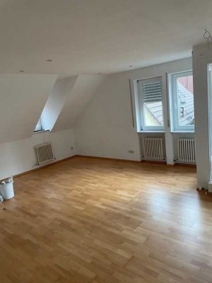 Helle 2,5-Zimmer Dachgeschosswohnung in Biberach an der Riß