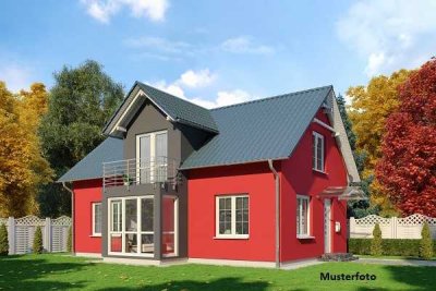 Freistehendes Einfamilienhaus, Garten und Garage