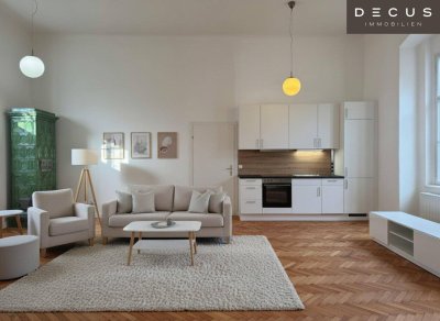 | TRAUMHAFTE &amp; HELLE ALTBAUWOHNUNG IM PALAIS | 2 ZIMMER | ca. 77m² | 2. OBERGESCHOSS MIT LIFT | AB SOFORT