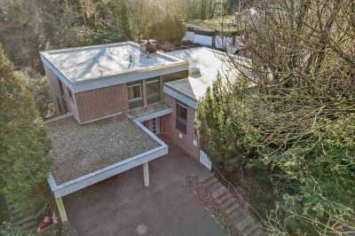 Zeitloses Einfamilienhaus mit Einliegerwohnung und traumhaften Garten -  provisionsfrei !!!!!