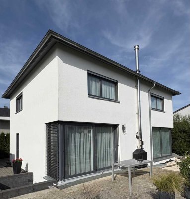 Modernes Einfamilienhaus mit großem Garten und Südterrasse in Ulm-Jungingen – provisionsfrei