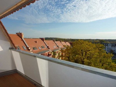 Sanierte 2-Raum-Wohnung mit Loggia - im Baudenkmal nahe Auensee !!