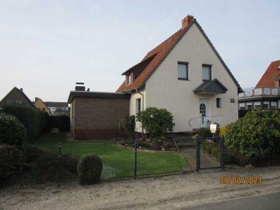 Schönes und gepflegtes Einfamilienhaus mit Garten, Keller & Garage in Wathlingen