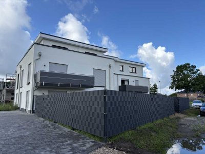 Kurzfristig verfügbare Neubauwohnung mit Balkon