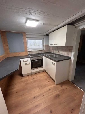 Vollständig renovierte 1-Raum-Wohnung (Single-Wohnung) mit Terrasse in Ingolstadt-Ringsee