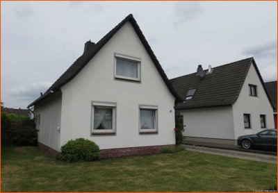 Surheide: Einfamilienhaus mit 763 m² Grundstück & viel Potenzial