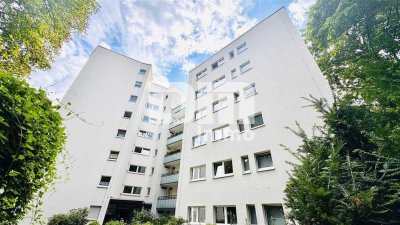 Umfangreich sanierte 4-Zimmerwohnung im EG mit Balkon in hervorragender Wohnlage