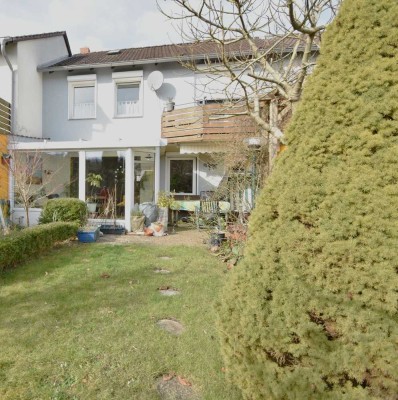 Für die kleine Familie: RMH mit kleinem Garten und Garage in Altenholz-Stift
