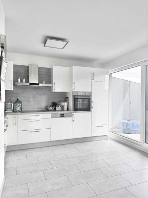 Stilvolle, neuwertige 5,5-Zimmer-Penthouse-Wohnung mit geh. Innenausstattung mit Balkon und EBK