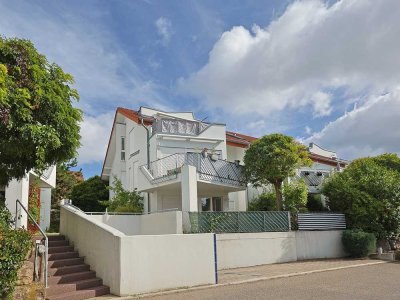 Schöne Wohnung mit hohen Decken, großen Fenstern und einer tollen Aufteilung