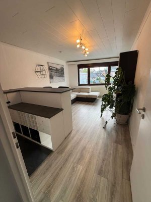 2 Zimmer, 46m2: möblierte, renovierte Wohnung in Eilendorf ab1.6.