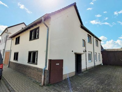 Fachwerkhaus aus dem 19. Jahrhundert mit Baugrundstück in bester Lage von Meckenheim – Lüftelberg