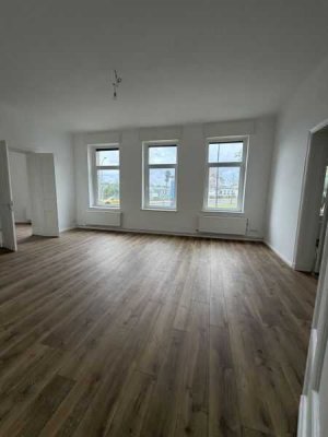 4 Zimmer! Frisch sanierte Erdgeschosswohnung in der Sachsenhausener Str!